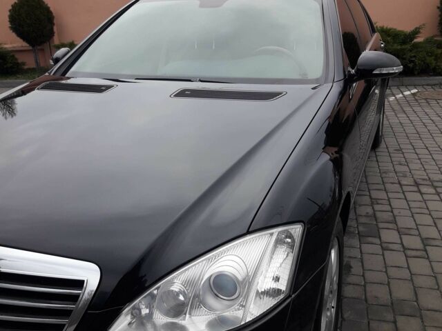 Черный Мерседес С Класс, объемом двигателя 3.5 л и пробегом 2 тыс. км за 12500 $, фото 1 на Automoto.ua