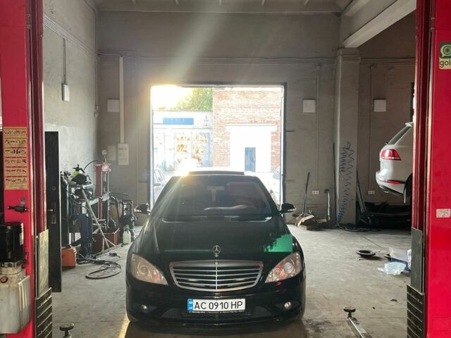 Чорний Мерседес С Клас, об'ємом двигуна 5.5 л та пробігом 3 тис. км за 10000 $, фото 1 на Automoto.ua