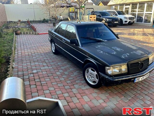 Черный Мерседес С Класс, объемом двигателя 2 л и пробегом 327 тыс. км за 1300 $, фото 1 на Automoto.ua