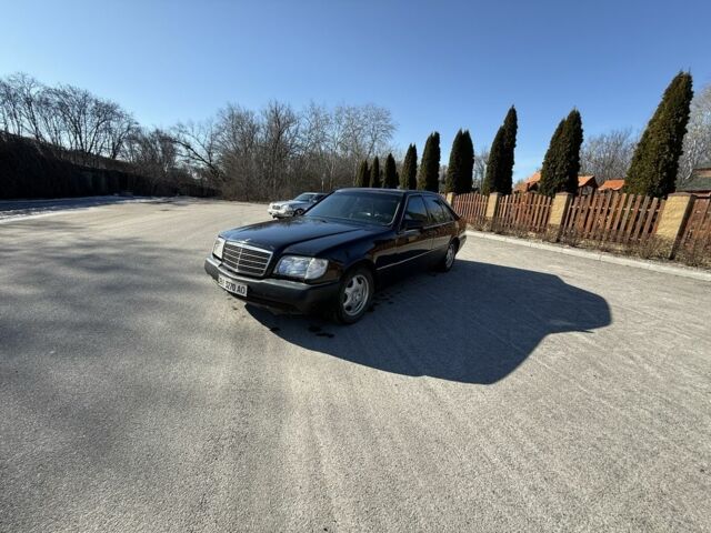 Черный Мерседес С Класс, объемом двигателя 3 л и пробегом 258 тыс. км за 2500 $, фото 1 на Automoto.ua