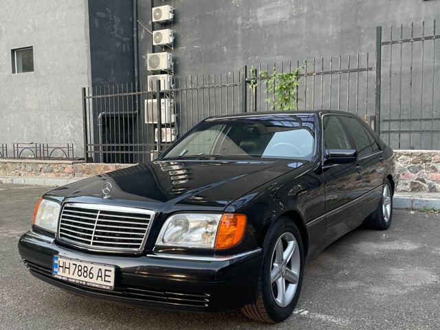 Чорний Мерседес С Клас, об'ємом двигуна 3.2 л та пробігом 270 тис. км за 5700 $, фото 1 на Automoto.ua