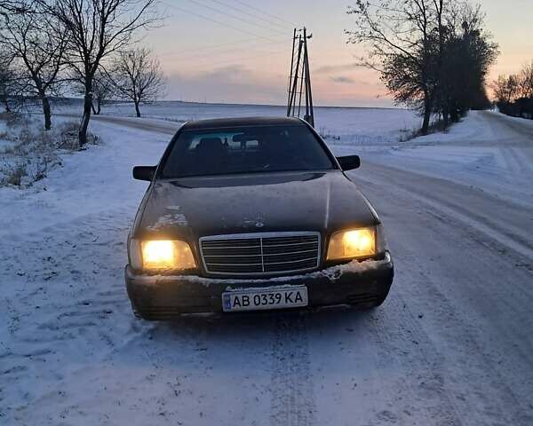 Чорний Мерседес С Клас, об'ємом двигуна 3.45 л та пробігом 408 тис. км за 2000 $, фото 1 на Automoto.ua