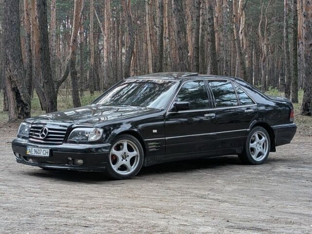 Черный Мерседес С Класс, объемом двигателя 5 л и пробегом 230 тыс. км за 7999 $, фото 1 на Automoto.ua