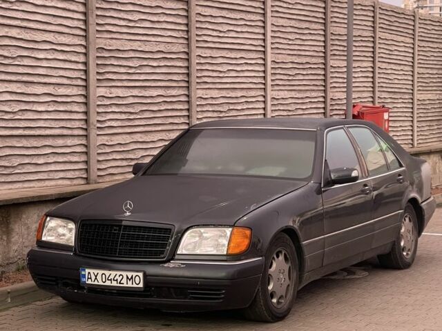 Черный Мерседес С Класс, объемом двигателя 4.2 л и пробегом 900 тыс. км за 2800 $, фото 1 на Automoto.ua