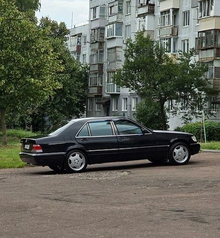 Чорний Мерседес С Клас, об'ємом двигуна 5 л та пробігом 265 тис. км за 10000 $, фото 1 на Automoto.ua