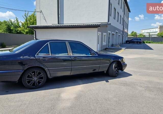 Черный Мерседес С Класс, объемом двигателя 4.2 л и пробегом 450 тыс. км за 7999 $, фото 1 на Automoto.ua