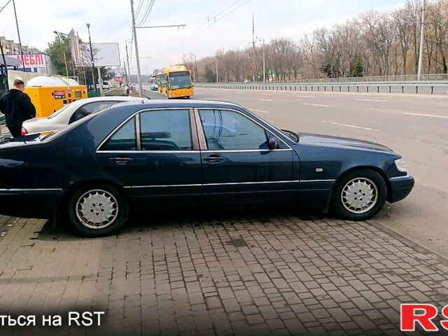 Черный Мерседес С Класс, объемом двигателя 5 л и пробегом 250 тыс. км за 6000 $, фото 1 на Automoto.ua