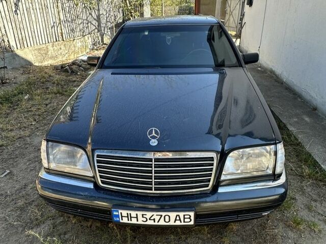 Черный Мерседес С Класс, объемом двигателя 3 л и пробегом 350 тыс. км за 4900 $, фото 1 на Automoto.ua