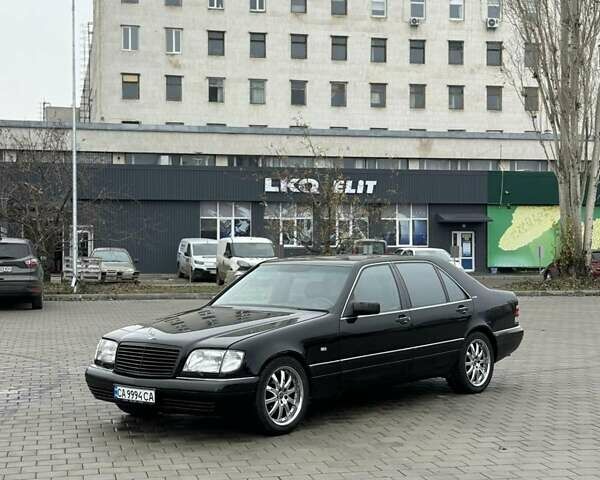 Черный Мерседес С Класс, объемом двигателя 4.2 л и пробегом 258 тыс. км за 6700 $, фото 1 на Automoto.ua