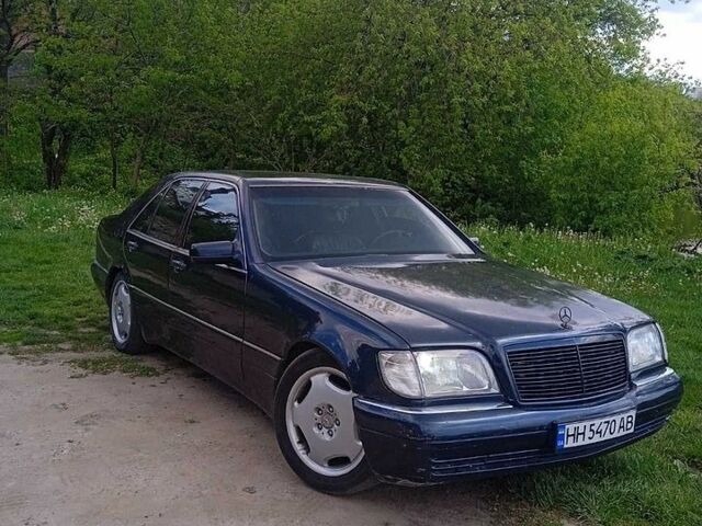 Черный Мерседес С Класс, объемом двигателя 3 л и пробегом 350 тыс. км за 4500 $, фото 1 на Automoto.ua