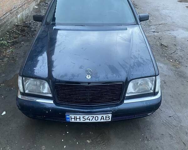 Чорний Мерседес С Клас, об'ємом двигуна 3 л та пробігом 350 тис. км за 4000 $, фото 1 на Automoto.ua