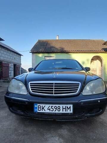 Чорний Мерседес С Клас, об'ємом двигуна 4.97 л та пробігом 363 тис. км за 4500 $, фото 1 на Automoto.ua
