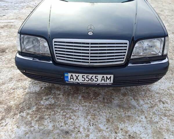 Черный Мерседес С Класс, объемом двигателя 4.2 л и пробегом 354 тыс. км за 9400 $, фото 1 на Automoto.ua