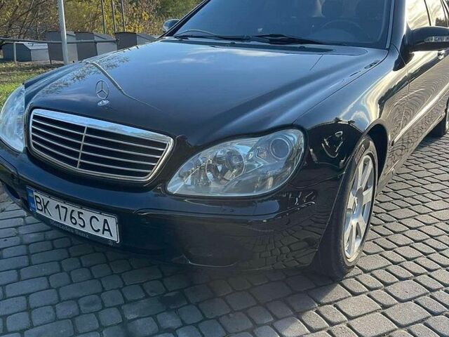 Чорний Мерседес С Клас, об'ємом двигуна 5 л та пробігом 286 тис. км за 5300 $, фото 1 на Automoto.ua