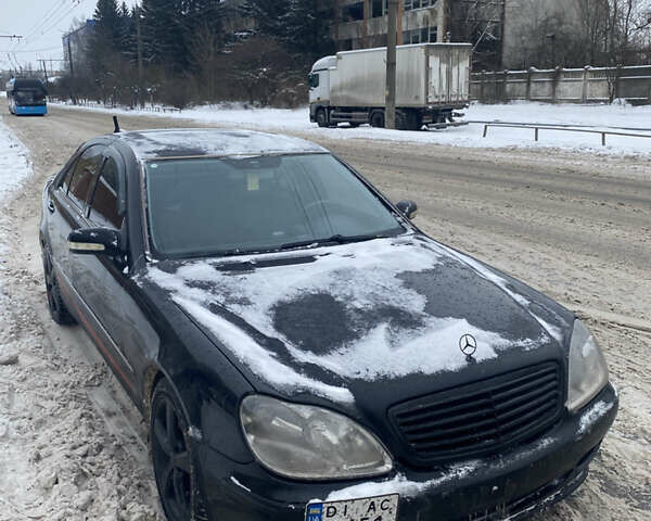 Черный Мерседес С Класс, объемом двигателя 3.2 л и пробегом 350 тыс. км за 4500 $, фото 1 на Automoto.ua