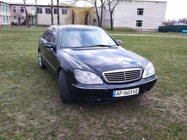 Черный Мерседес С Класс, объемом двигателя 3.2 л и пробегом 300 тыс. км за 3899 $, фото 1 на Automoto.ua