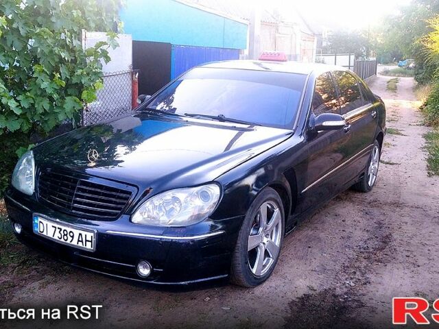 Чорний Мерседес С Клас, об'ємом двигуна 5 л та пробігом 280 тис. км за 5000 $, фото 1 на Automoto.ua