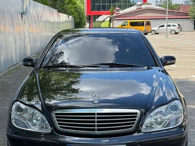 Чорний Мерседес С Клас, об'ємом двигуна 5.5 л та пробігом 350 тис. км за 8999 $, фото 1 на Automoto.ua