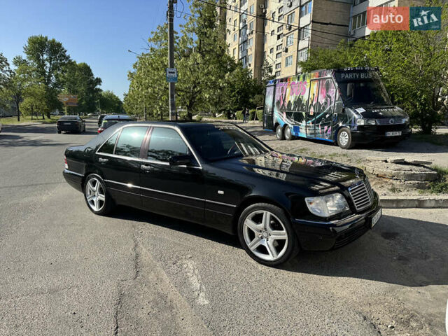 Чорний Мерседес С Клас, об'ємом двигуна 3.2 л та пробігом 192 тис. км за 7500 $, фото 1 на Automoto.ua
