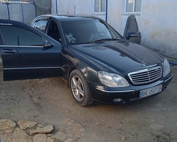 Чорний Мерседес С Клас, об'ємом двигуна 5 л та пробігом 228 тис. км за 5300 $, фото 1 на Automoto.ua