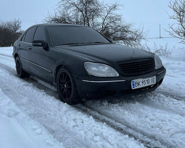 Черный Мерседес С Класс, объемом двигателя 3.22 л и пробегом 433 тыс. км за 3900 $, фото 1 на Automoto.ua