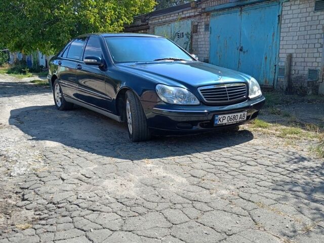 Чорний Мерседес С Клас, об'ємом двигуна 5 л та пробігом 400 тис. км за 4800 $, фото 1 на Automoto.ua