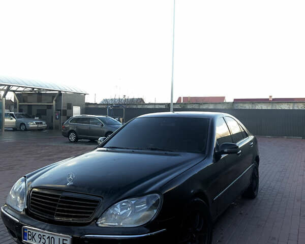 Черный Мерседес С Класс, объемом двигателя 3.2 л и пробегом 400 тыс. км за 4500 $, фото 1 на Automoto.ua