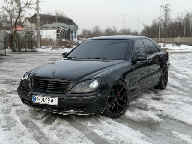 Чорний Мерседес С Клас, об'ємом двигуна 3.2 л та пробігом 220 тис. км за 2200 $, фото 1 на Automoto.ua