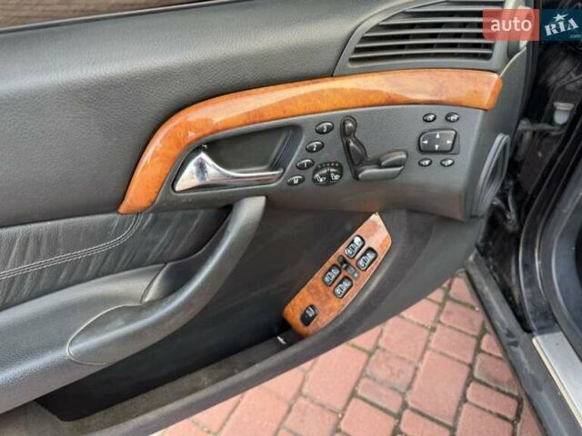 Черный Мерседес С Класс, объемом двигателя 5 л и пробегом 400 тыс. км за 3500 $, фото 1 на Automoto.ua