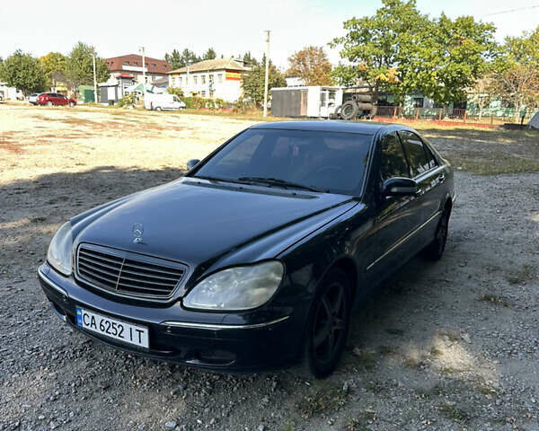 Черный Мерседес С Класс, объемом двигателя 3.2 л и пробегом 270 тыс. км за 4800 $, фото 1 на Automoto.ua