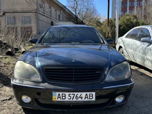 Черный Мерседес С Класс, объемом двигателя 5 л и пробегом 99 тыс. км за 4500 $, фото 1 на Automoto.ua