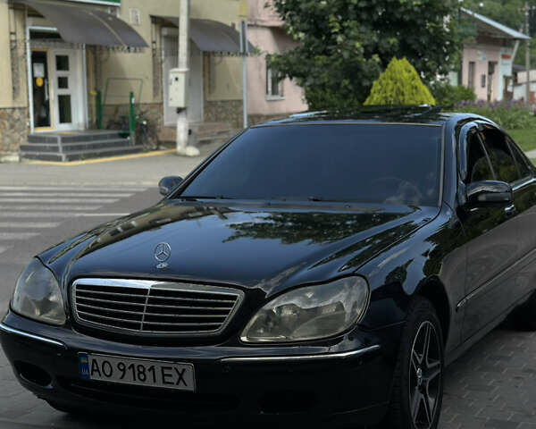 Черный Мерседес С Класс, объемом двигателя 3.2 л и пробегом 350 тыс. км за 4900 $, фото 1 на Automoto.ua