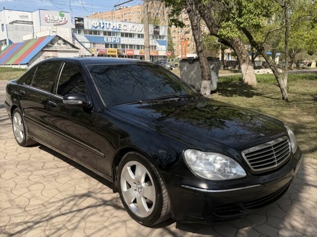 Черный Мерседес С Класс, объемом двигателя 5 л и пробегом 500 тыс. км за 5500 $, фото 1 на Automoto.ua