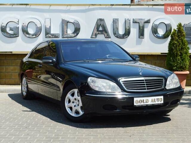 Черный Мерседес С Класс, объемом двигателя 5 л и пробегом 230 тыс. км за 5999 $, фото 1 на Automoto.ua