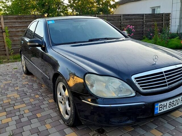 Чорний Мерседес С Клас, об'ємом двигуна 4 л та пробігом 226 тис. км за 3900 $, фото 1 на Automoto.ua