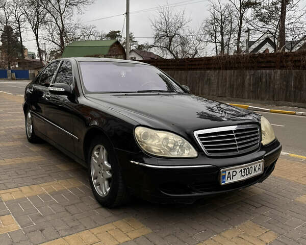 Черный Мерседес С Класс, объемом двигателя 5 л и пробегом 340 тыс. км за 4999 $, фото 1 на Automoto.ua