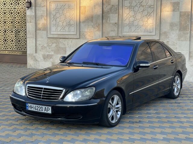 Чорний Мерседес С Клас, об'ємом двигуна 5 л та пробігом 350 тис. км за 5533 $, фото 1 на Automoto.ua