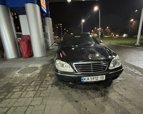 Чорний Мерседес С Клас, об'ємом двигуна 4 л та пробігом 370 тис. км за 4500 $, фото 1 на Automoto.ua