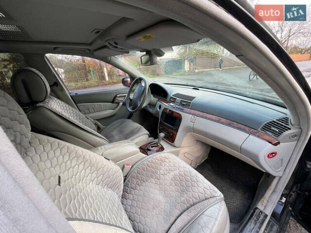 Мерседес С Класс 2003 в Луцке на Automoto.ua Черный Мерседес С Класс, объемом двигателя 3.7 л и пробегом 365 тыс. км за 5200 $, фото 1 на Automoto.ua