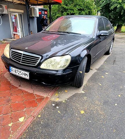 Черный Мерседес С Класс, объемом двигателя 5 л и пробегом 316 тыс. км за 6750 $, фото 1 на Automoto.ua