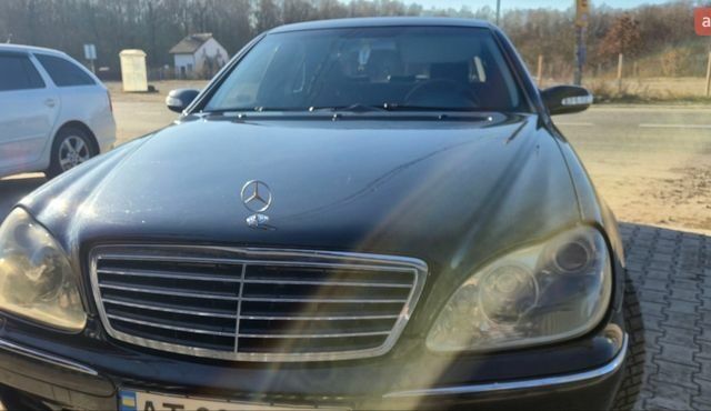 Черный Мерседес С Класс, объемом двигателя 3.2 л и пробегом 304 тыс. км за 8800 $, фото 1 на Automoto.ua