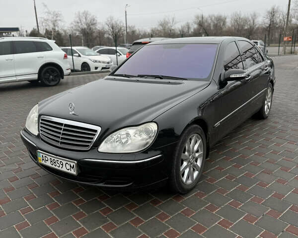 Чорний Мерседес С Клас, об'ємом двигуна 5.5 л та пробігом 232 тис. км за 8800 $, фото 1 на Automoto.ua