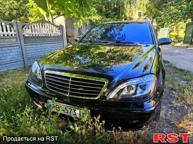 Чорний Мерседес С Клас, об'ємом двигуна 3.7 л та пробігом 200 тис. км за 6000 $, фото 1 на Automoto.ua