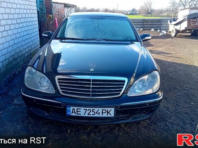 Чорний Мерседес С Клас, об'ємом двигуна 5 л та пробігом 365 тис. км за 4500 $, фото 1 на Automoto.ua