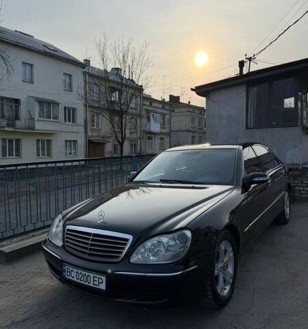 Черный Мерседес С Класс, объемом двигателя 5 л и пробегом 379 тыс. км за 5200 $, фото 1 на Automoto.ua
