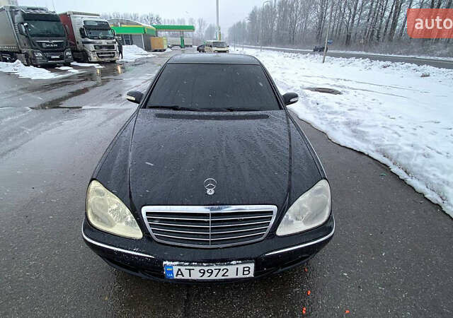 Черный Мерседес С Класс, объемом двигателя 4.97 л и пробегом 390 тыс. км за 5400 $, фото 1 на Automoto.ua