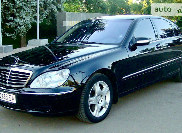 Черный Мерседес С Класс, объемом двигателя 5 л и пробегом 360 тыс. км за 8500 $, фото 1 на Automoto.ua