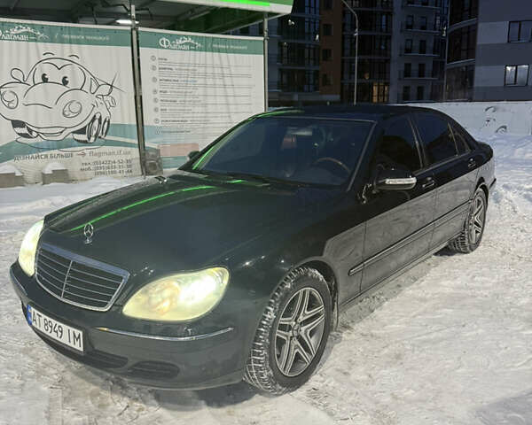 Черный Мерседес С Класс, объемом двигателя 3.7 л и пробегом 316 тыс. км за 4899 $, фото 1 на Automoto.ua