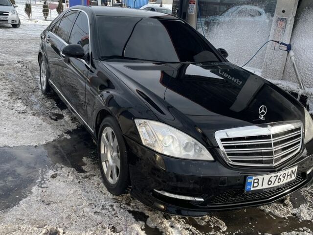 Черный Мерседес С Класс, объемом двигателя 3.5 л и пробегом 258 тыс. км за 9800 $, фото 1 на Automoto.ua