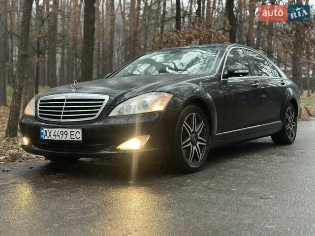 Черный Мерседес С Класс, объемом двигателя 3.5 л и пробегом 300 тыс. км за 6999 $, фото 1 на Automoto.ua